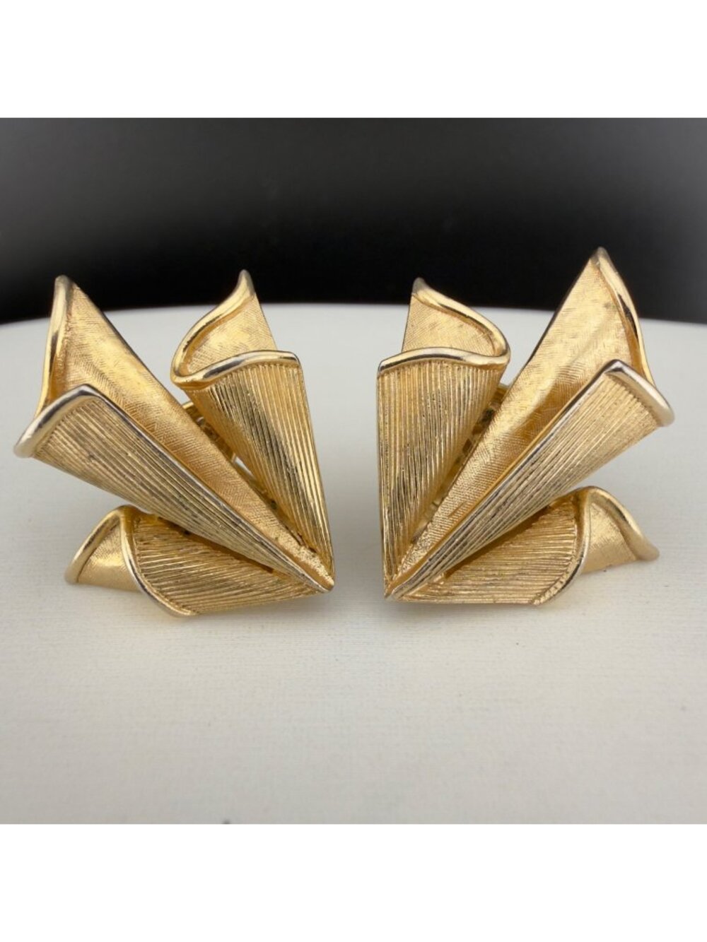 Vintage Crown Trifari Clip On Earrings Gold Tone Textured Folded Fan 50s 60s